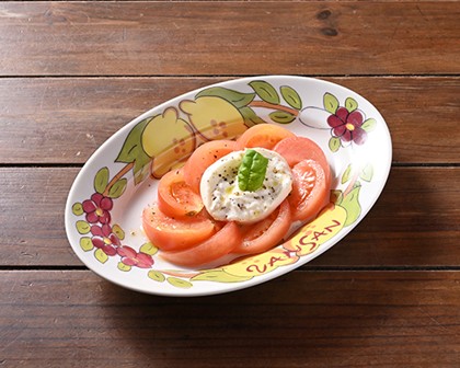 ブラータとトマトのカプレーゼ